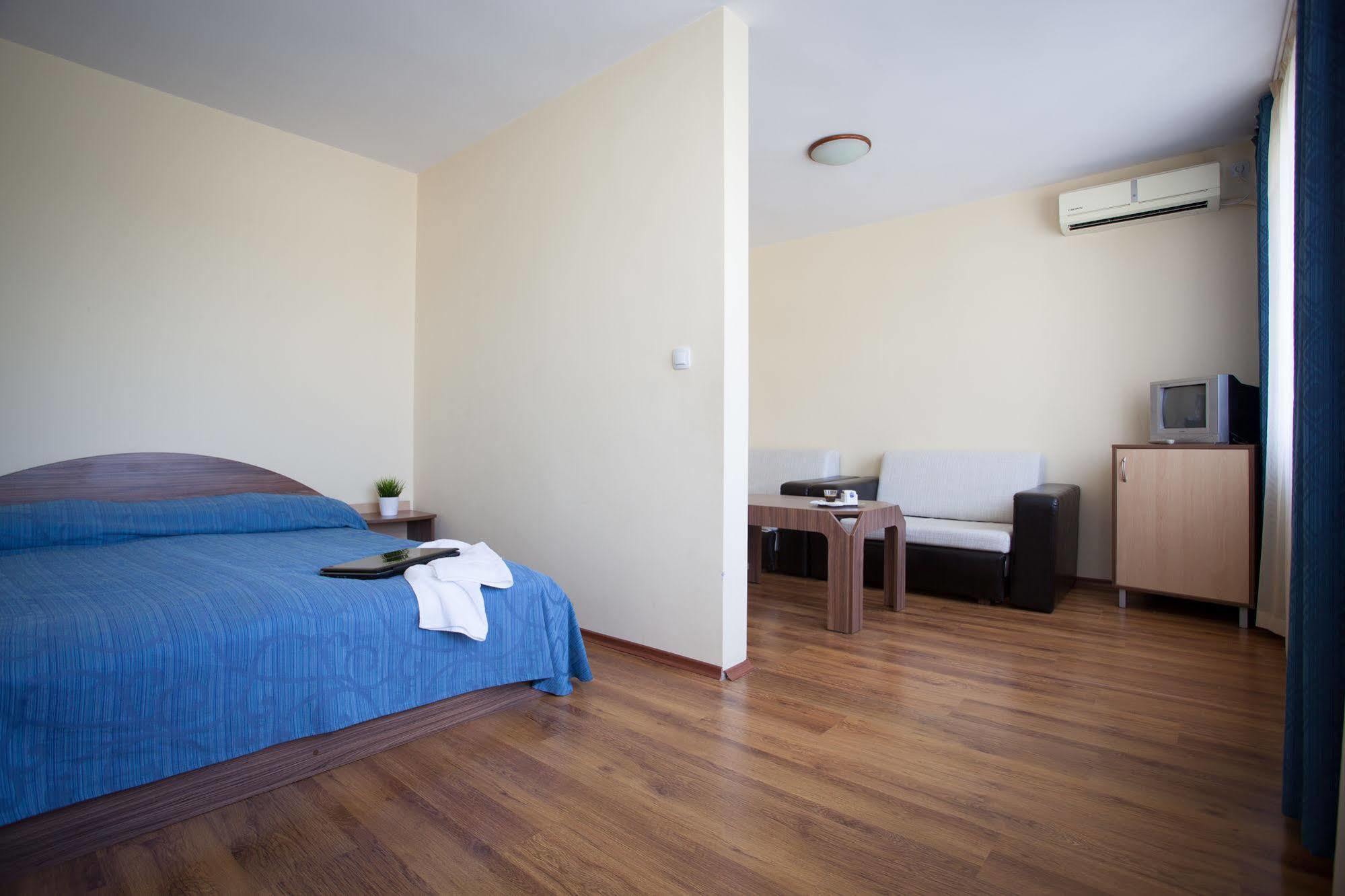 Hotel Rahovets Горна-Оряховица Экстерьер фото