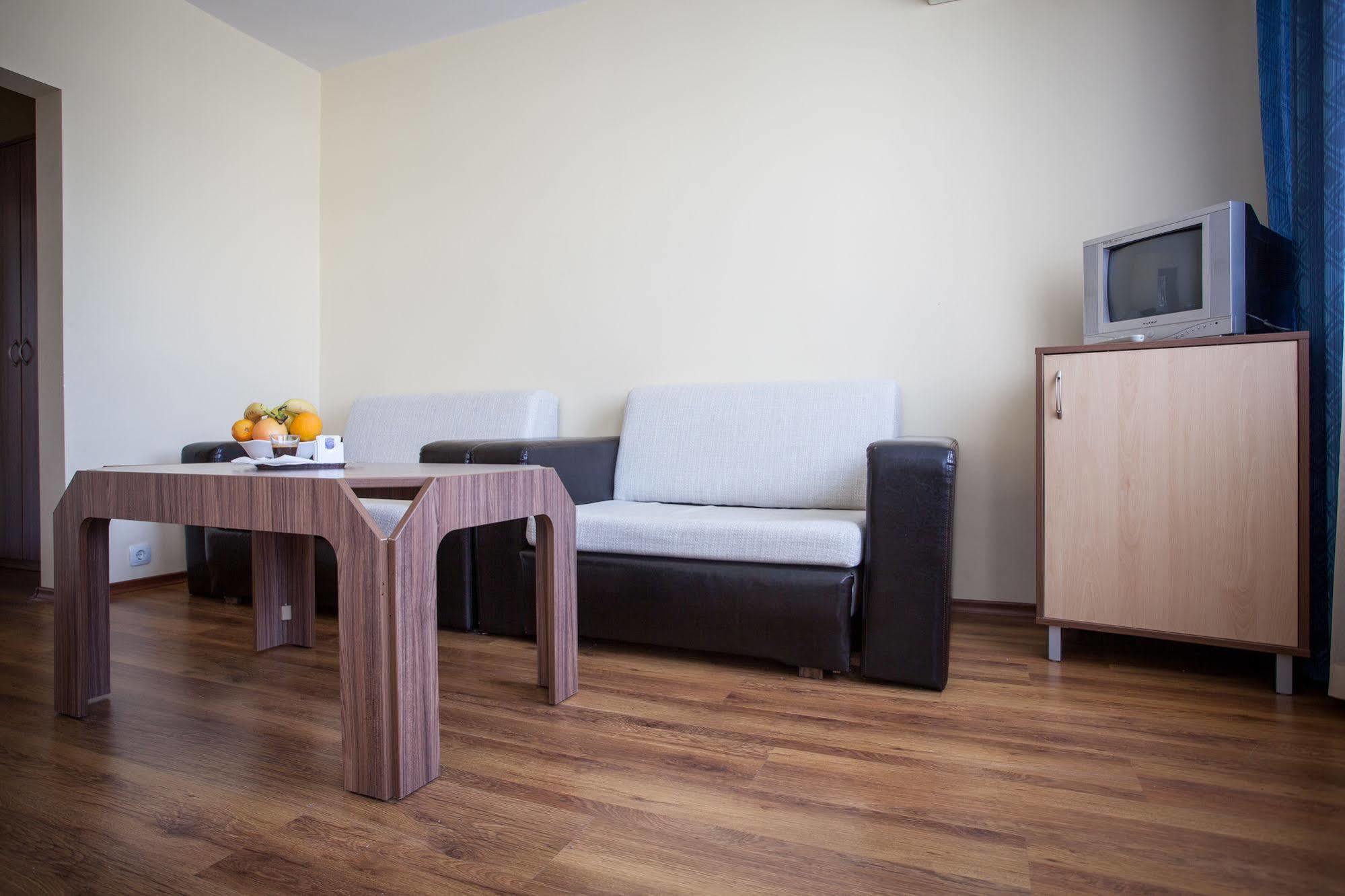 Hotel Rahovets Горна-Оряховица Экстерьер фото